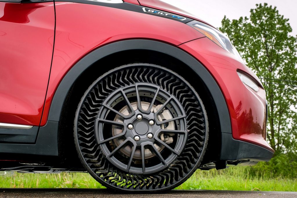  Smart Tires Could Automatically Adapt To Driving Conditions By 2035