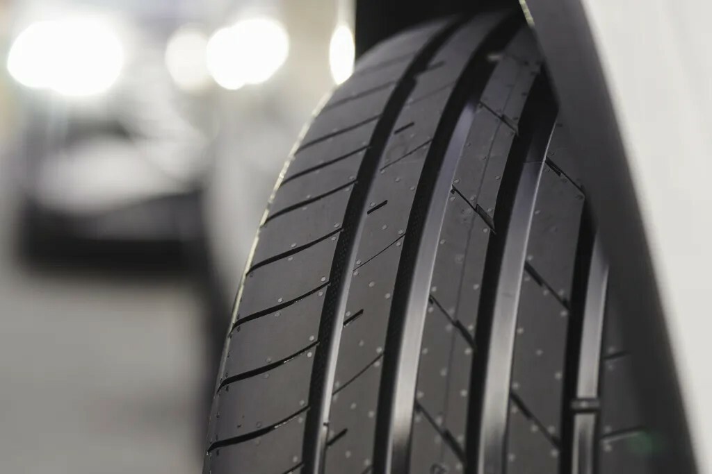  Smart Tires Could Automatically Adapt To Driving Conditions By 2035