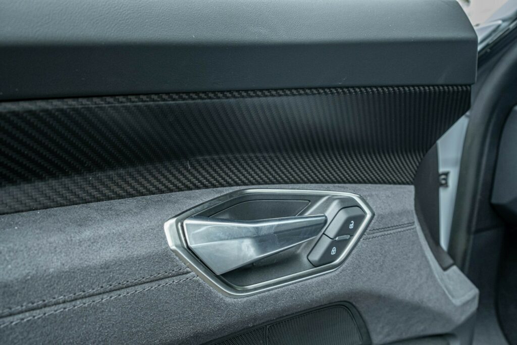  Should Governments Mandate Turn Signal Stalks And Intuitive Manual Door Handles?