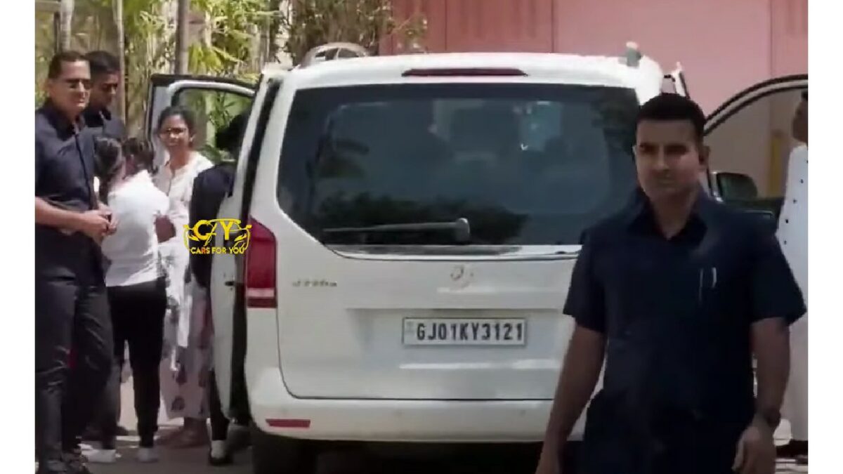 Mercedes benz V220d of Isha Ambani